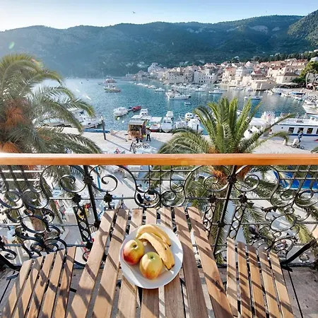 Seafront Koluna 3* Komiža