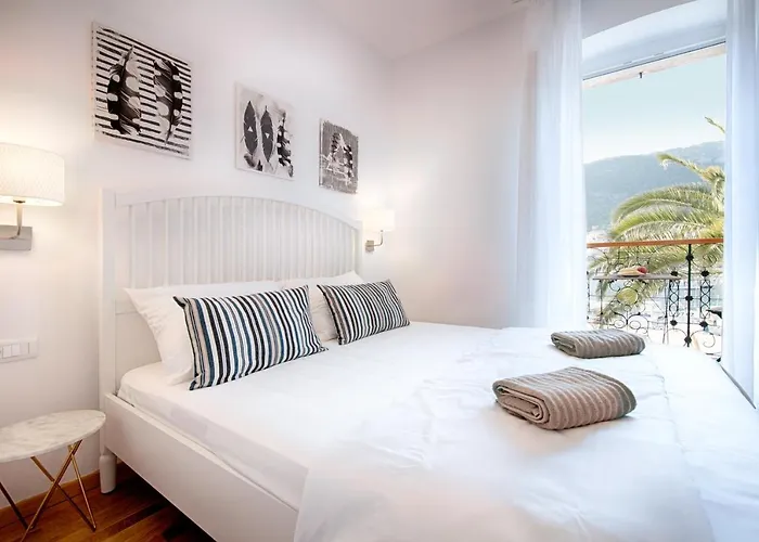 Seafront Koluna 3*