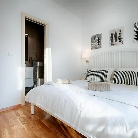 Seafront Koluna 3*