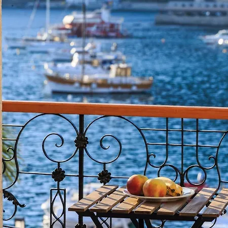 Bed & Breakfast Seafront Koluna Komiža