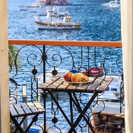 Seafront Koluna Bed & Breakfast *