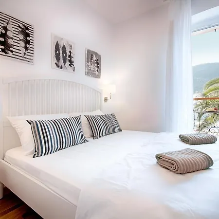 Seafront Koluna 3*