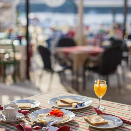 Seafront Koluna Komiža