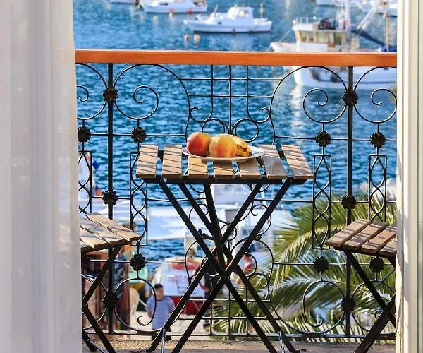 Seafront Koluna 3* Komiža