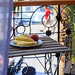 Seafront Koluna Bed and Breakfast