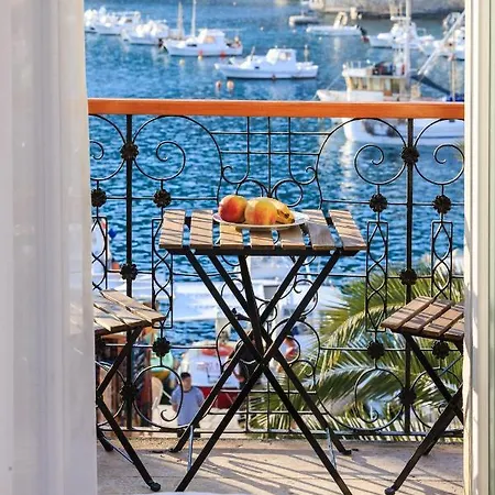 Seafront Koluna 3* Komiza